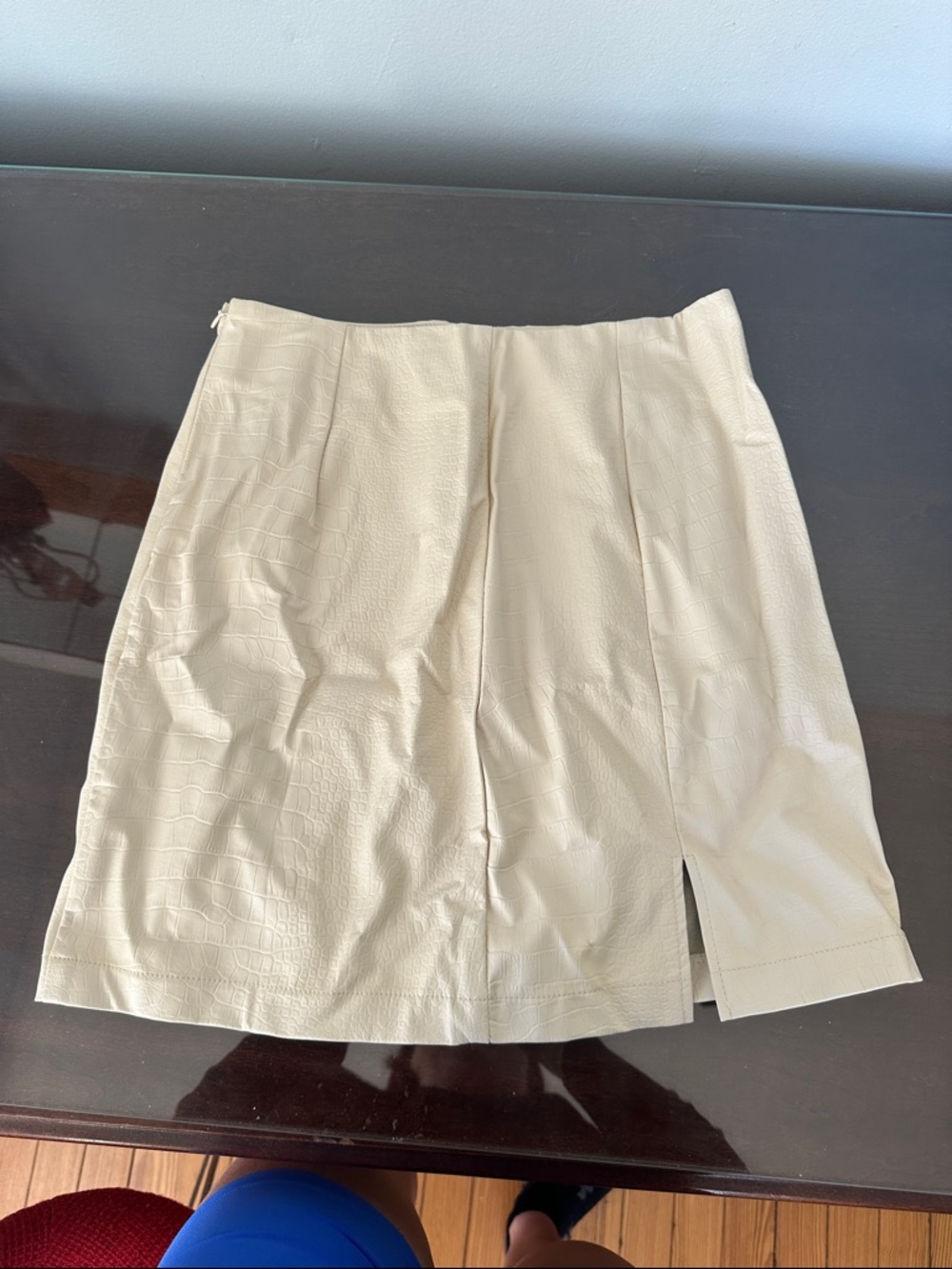 Francesca's Collections Cream Croc-Embossed Faux-Leather Mini Skirt